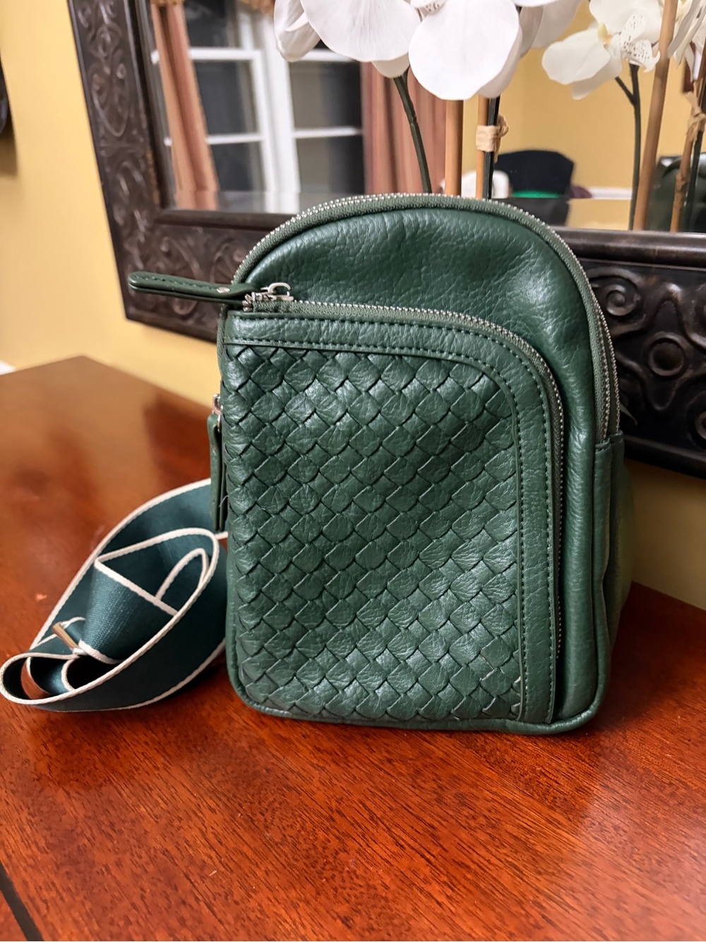 Urban Outfitters X Anthologie Green Woven
Vegan Leather Crossbody Sling
Bag - Picture 2 of 10
